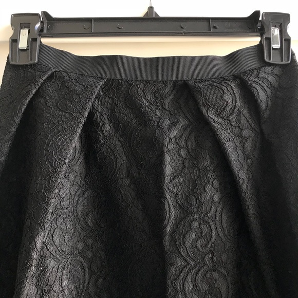 LASTCALL: Zara lace skirt in black - Picture 2 of 5
